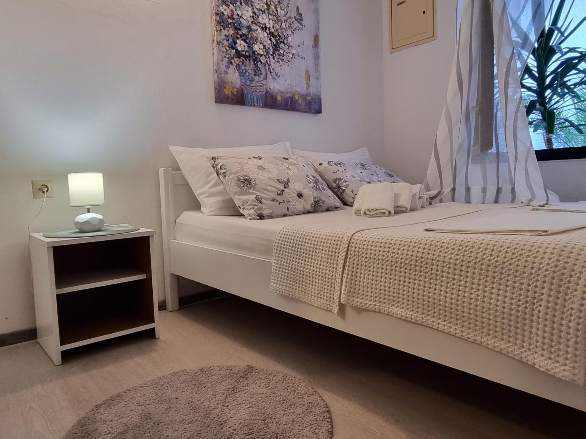 Apartments Vuleta Паг Экстерьер фото
