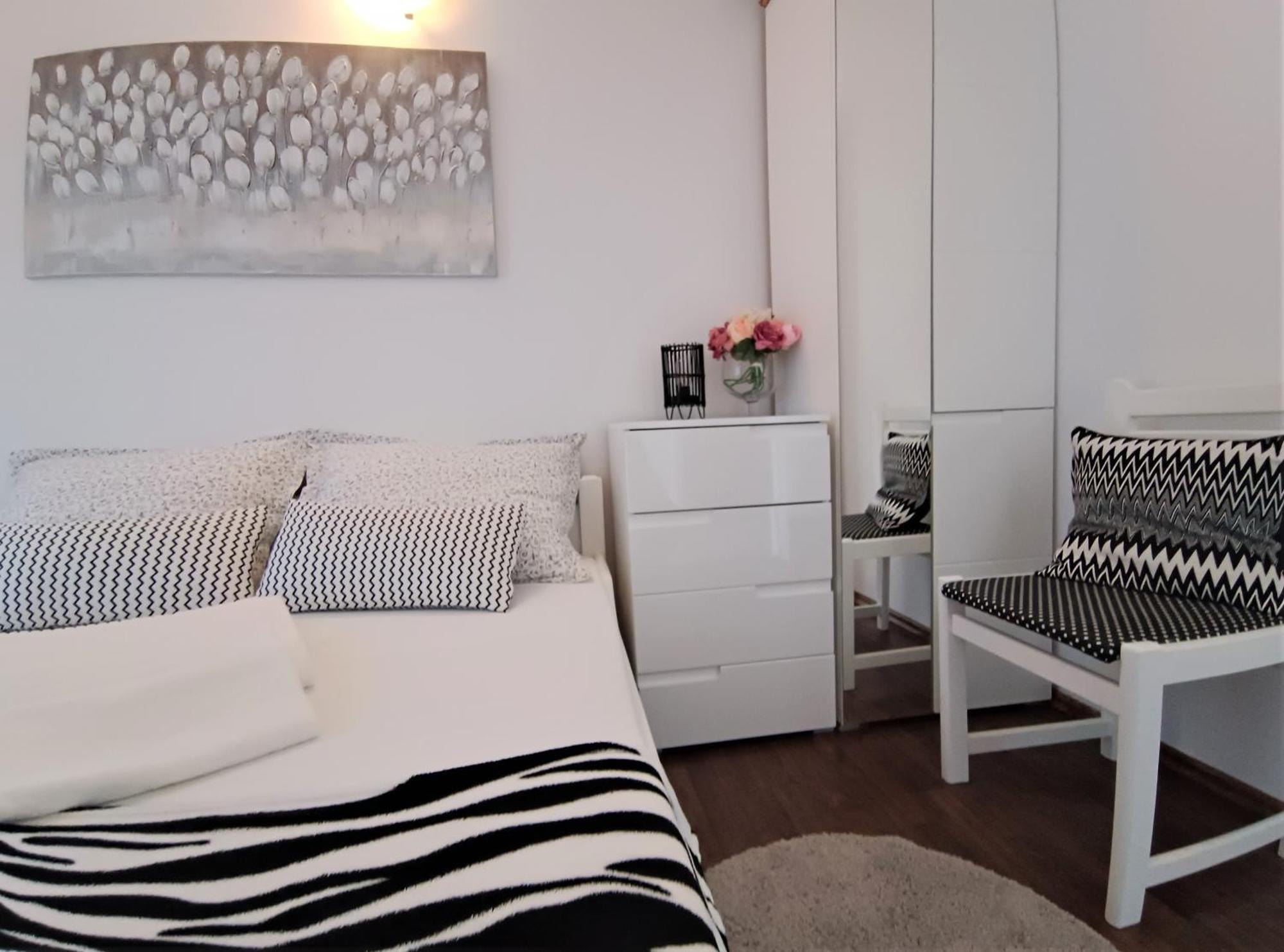 Apartments Vuleta Паг Экстерьер фото