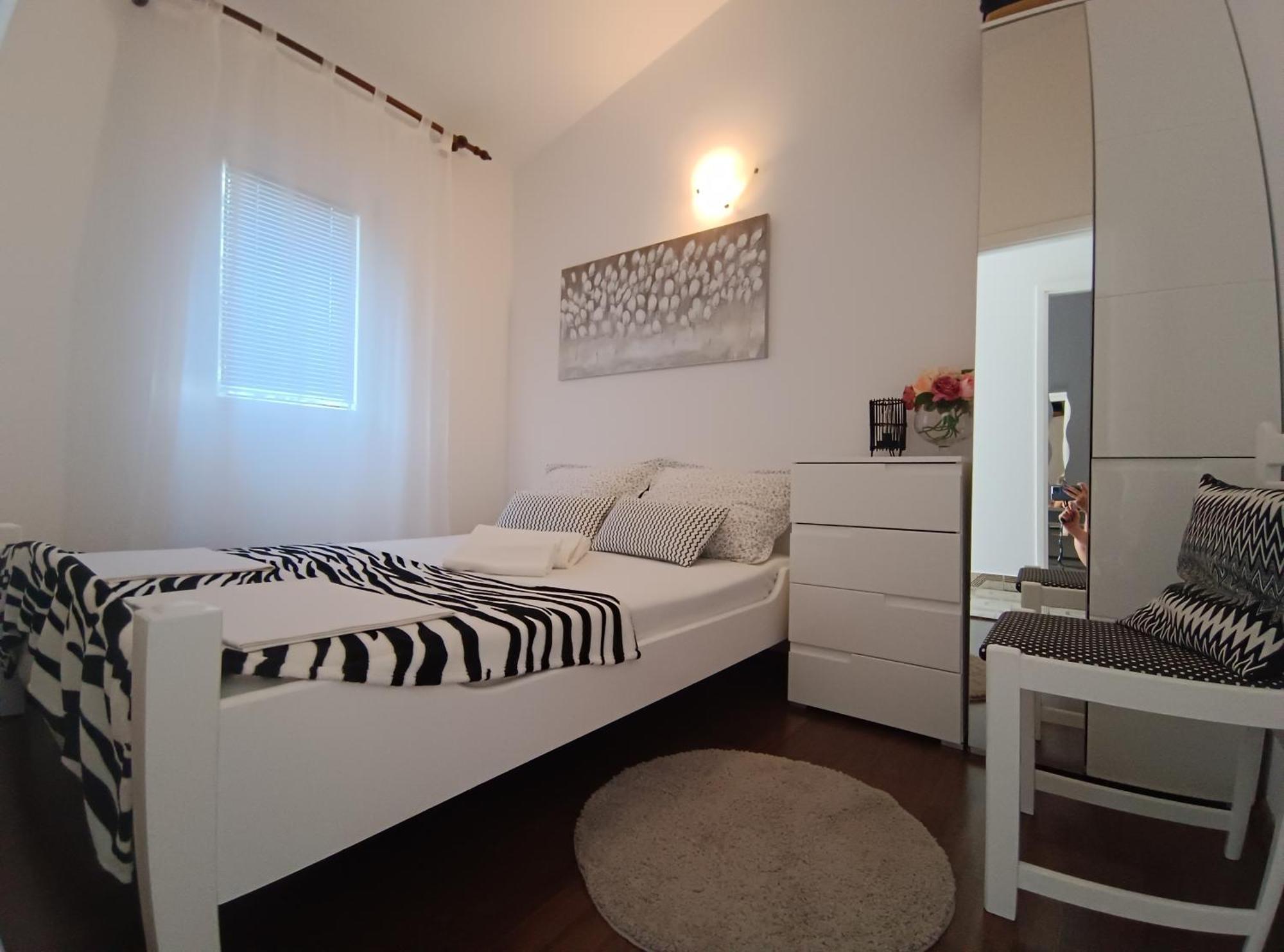 Apartments Vuleta Паг Экстерьер фото