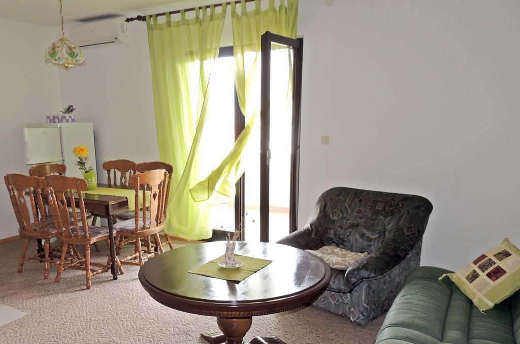 Apartments Vuleta Паг Экстерьер фото
